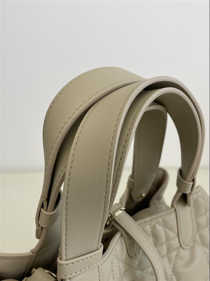 2025228Y800P212657559