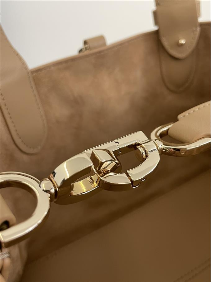 2025228Y800P212657996