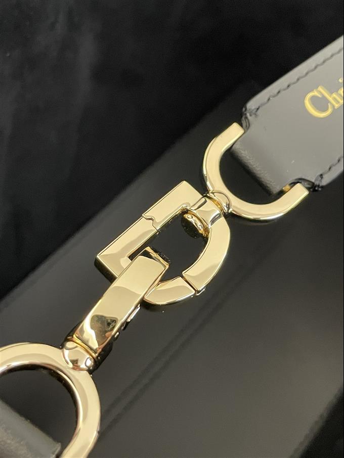 2025228Y800P212658689