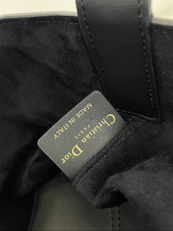 2025228Y800P212658784