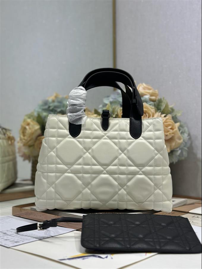 2025228Y820P212658832