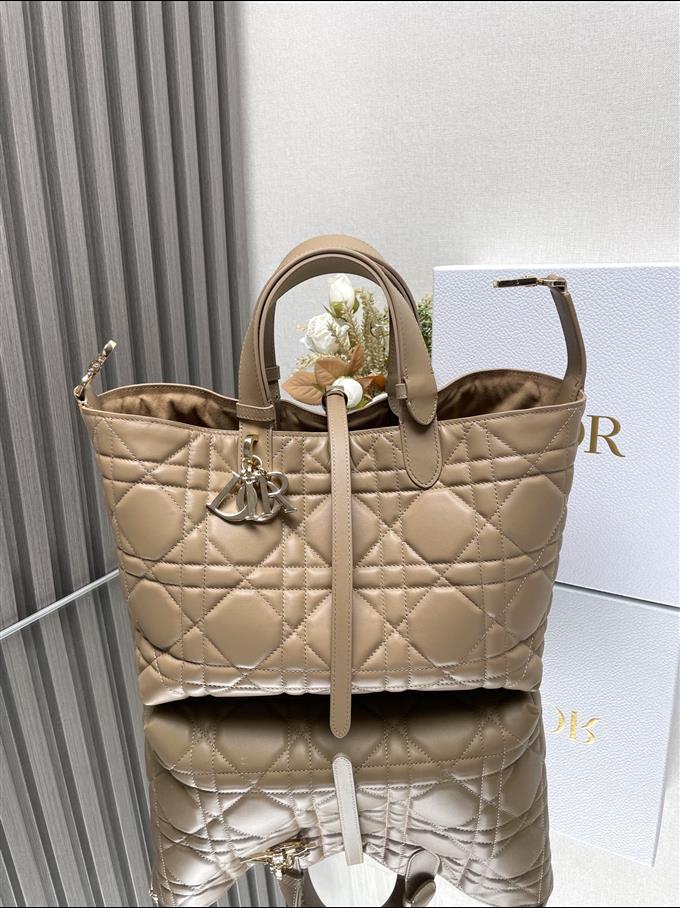 2025228Y850P212659583