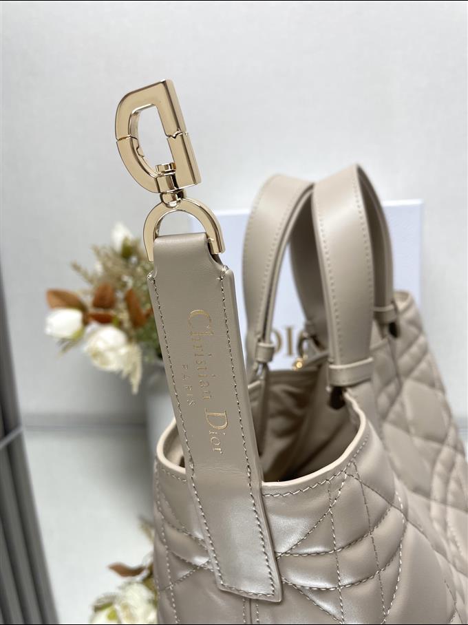 2025228Y850P212659740