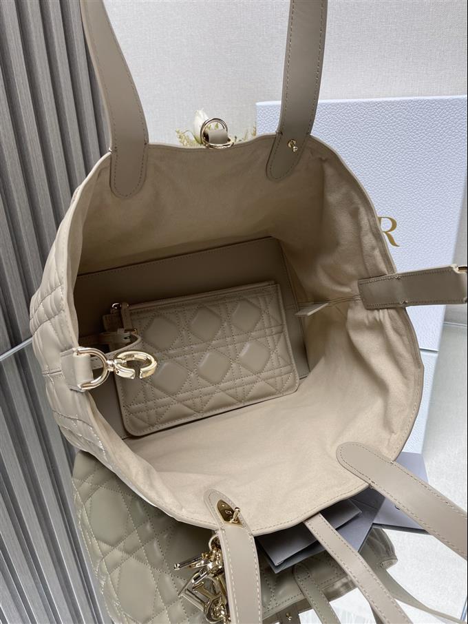 2025228Y850P212659772