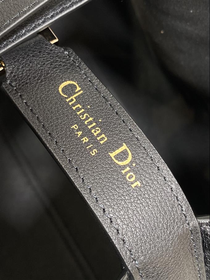 2025228Y850P21270257