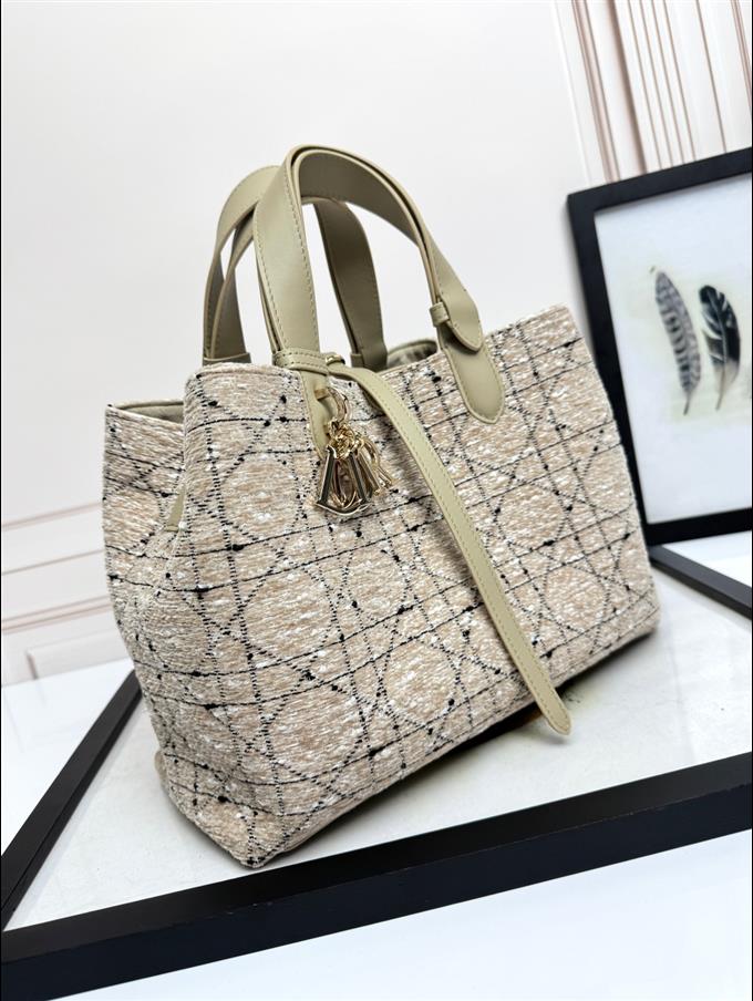 2025228Y850P21273223