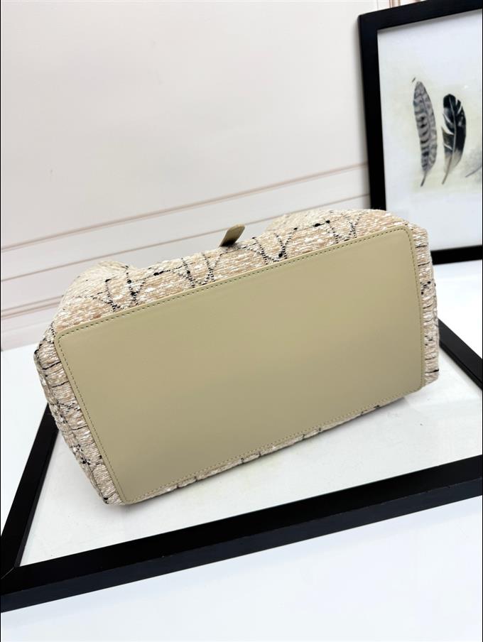 2025228Y850P21273238