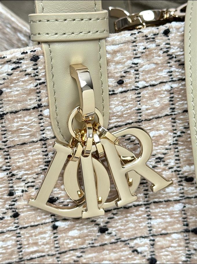 2025228Y850P21273270