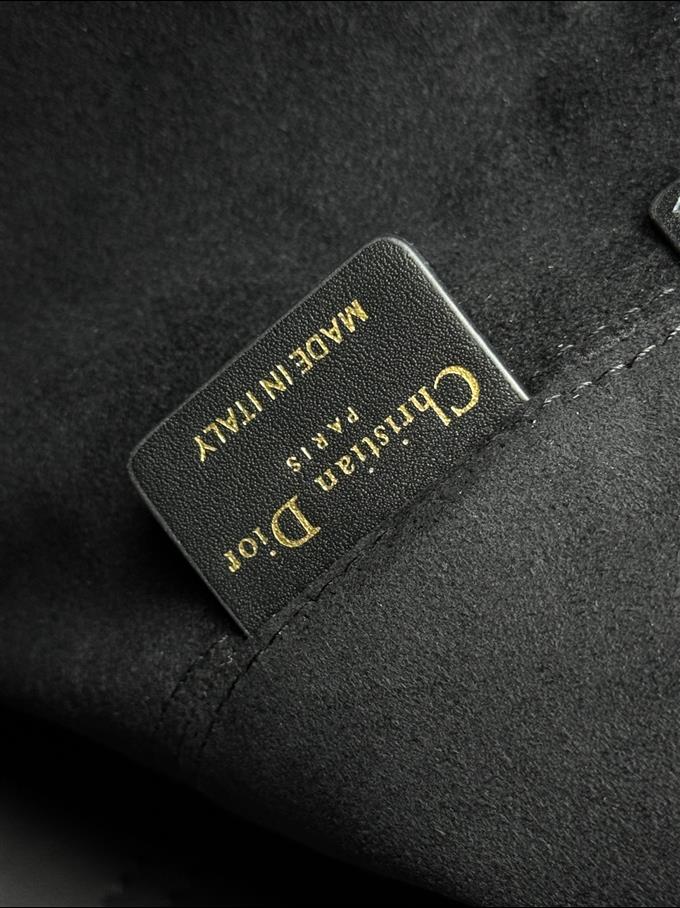 2025228Y850P21273710