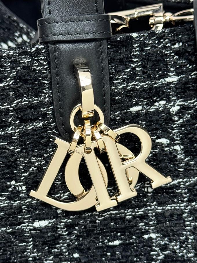 2025228Y850P21273726