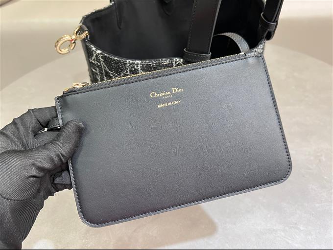 2025228Y850P21273866