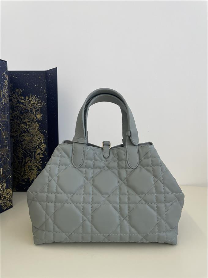 2025228Y850P21276235