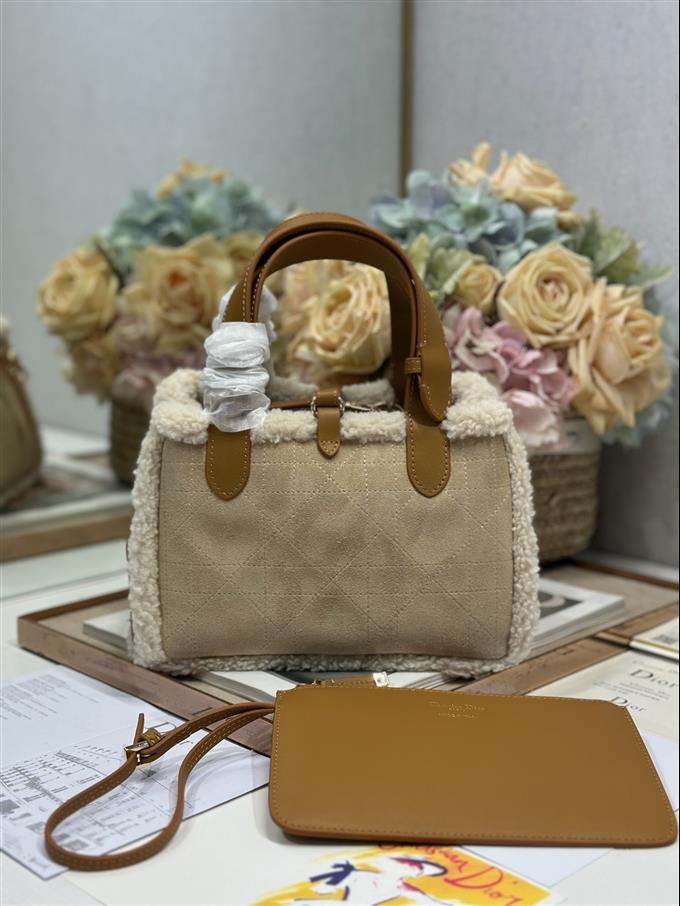 2025228Y900P21277569