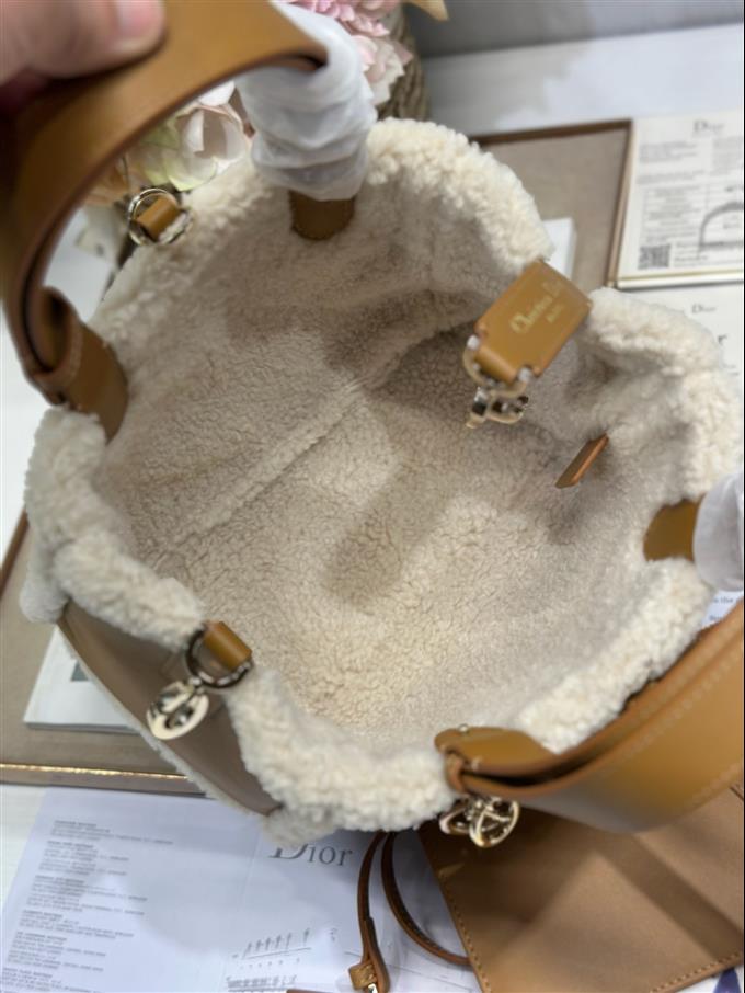 2025228Y900P21277662