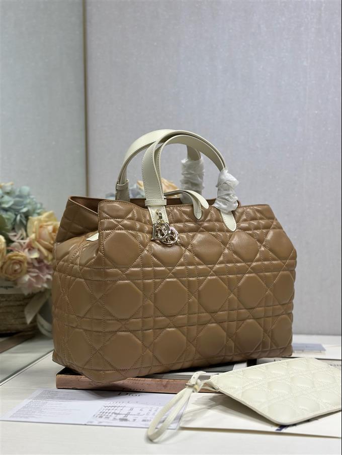 2025228Y930P212710555