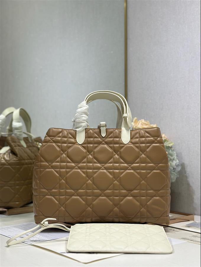 2025228Y930P212710587