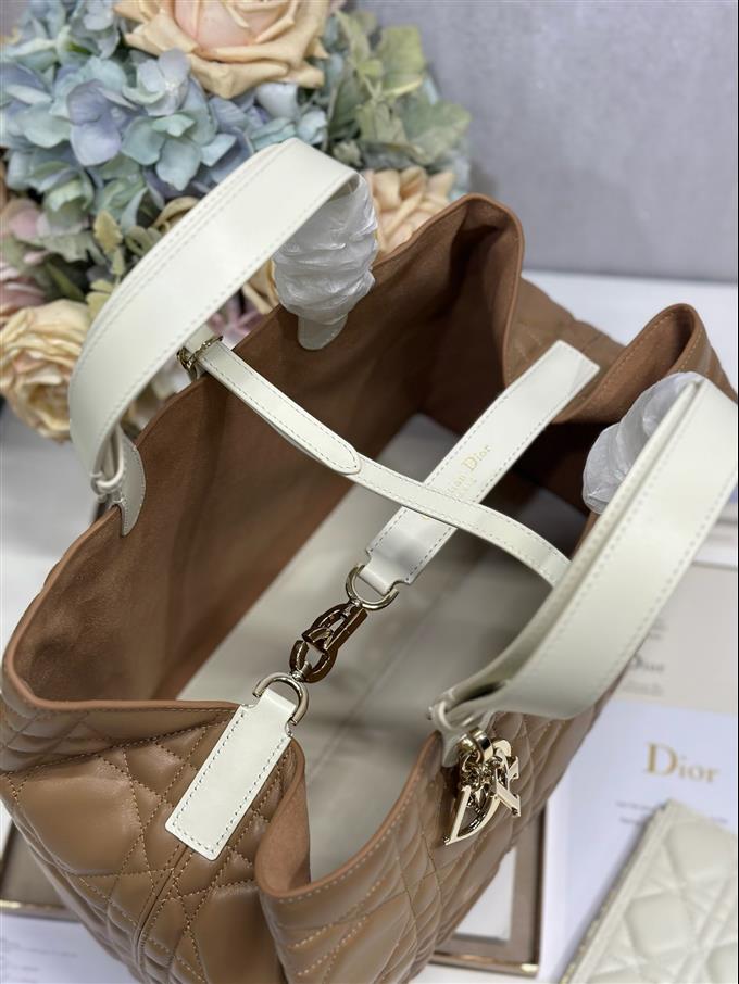 2025228Y930P212710635