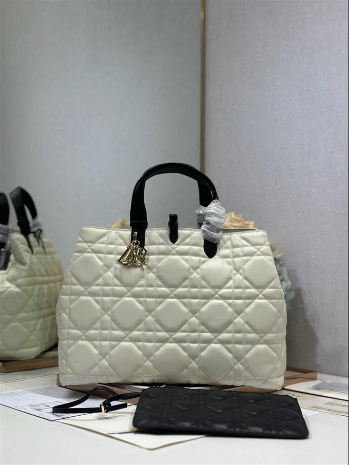 2025228Y930P212710683