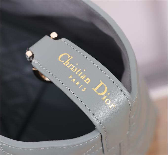 2025228Y930P212711490