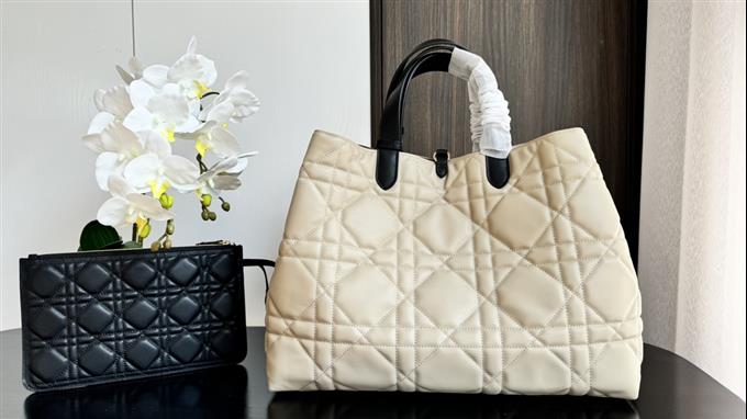 2025228Y930P212711712