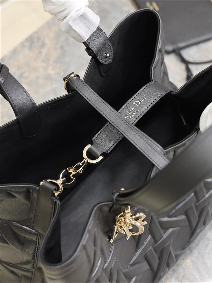 2025228Y930P21278369