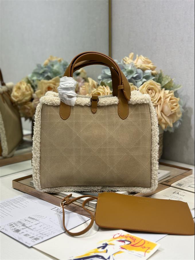 2025228Y950P212712118