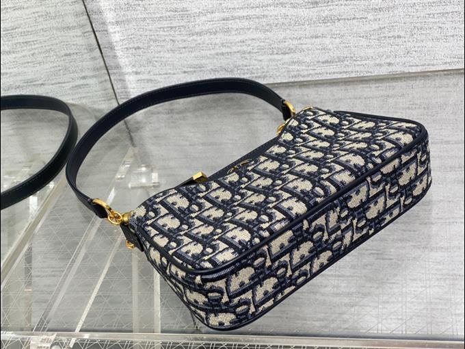 2025228Y550P203557506