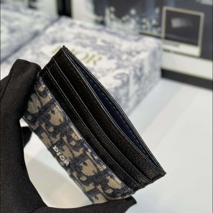 2025228Y150P203551903