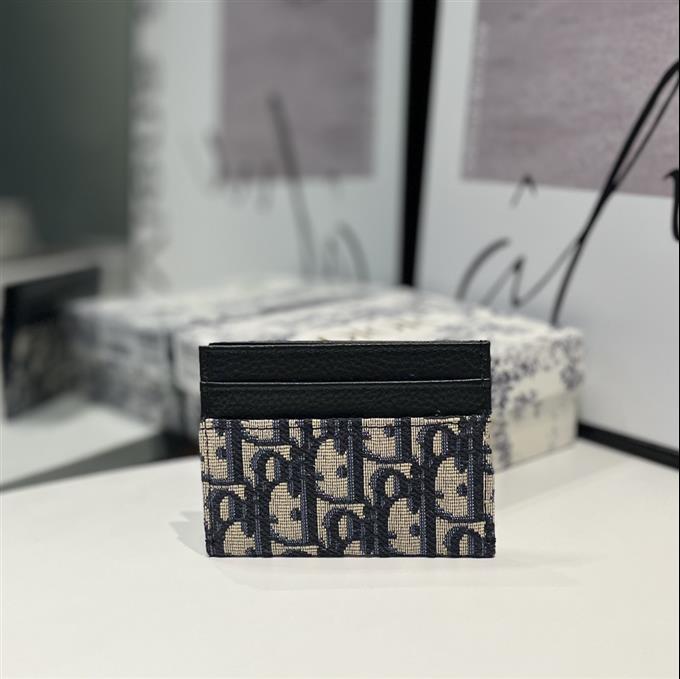 2025228Y150P203552109