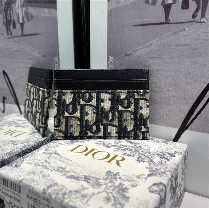 2025228Y150P203552394