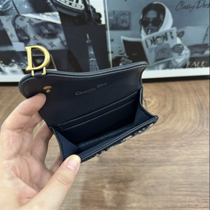 2025228Y150P21233885