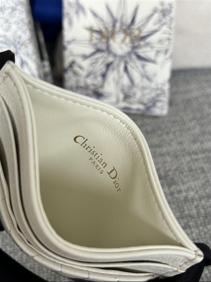 2025228Y180P203537606