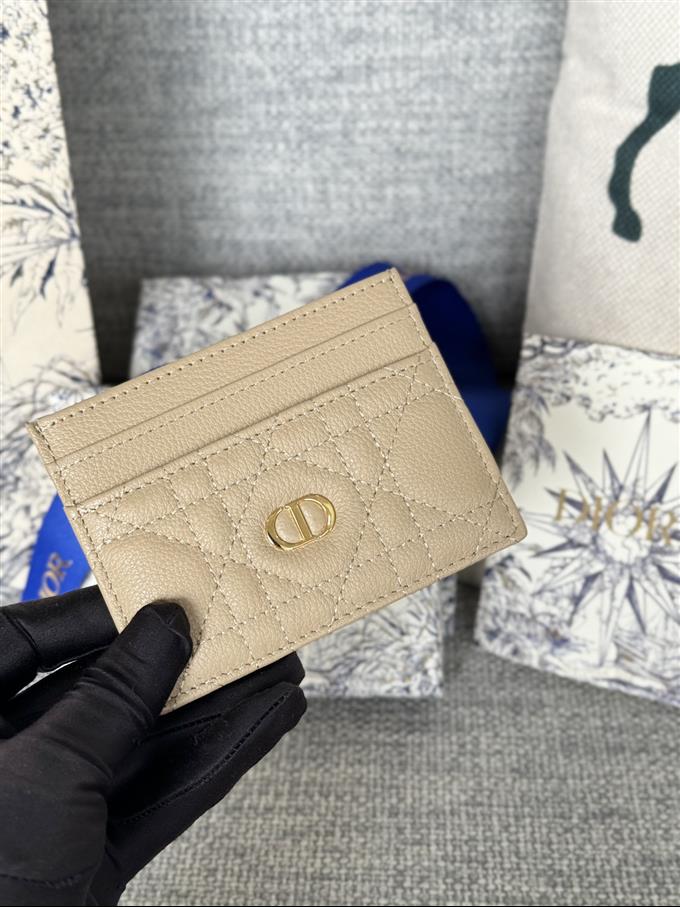 2025228Y180P203537701