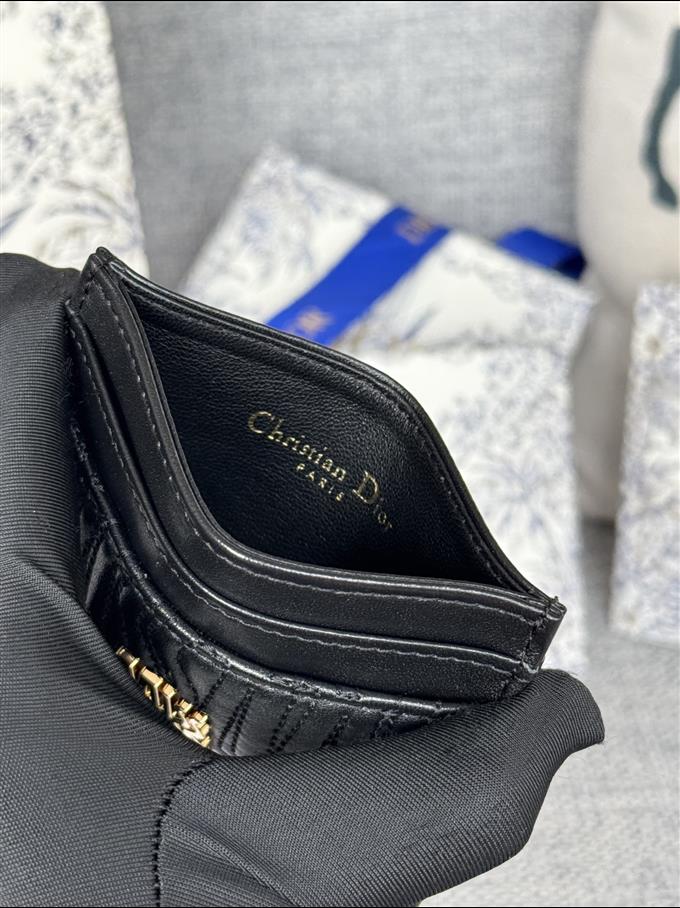 2025228Y180P203538879