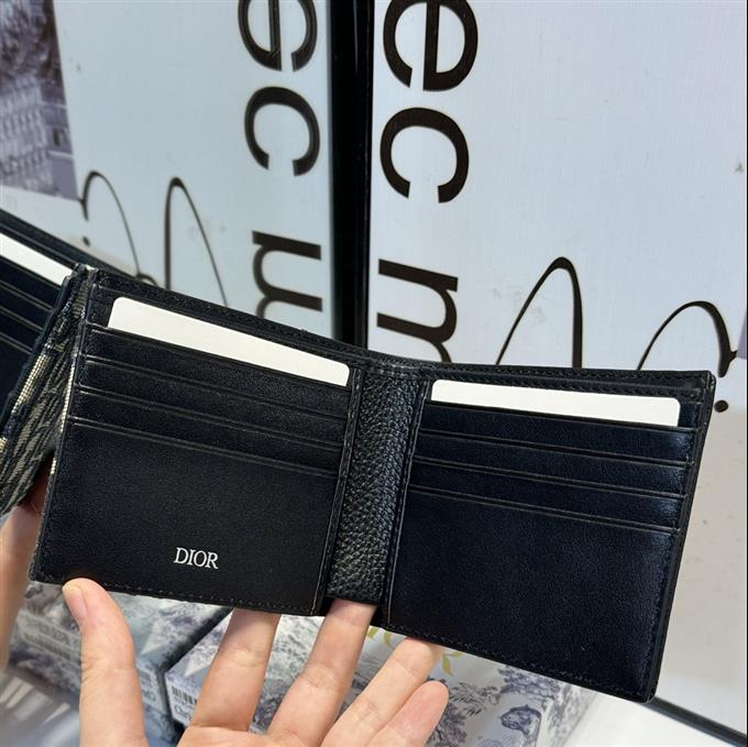 2025228Y180P203555821