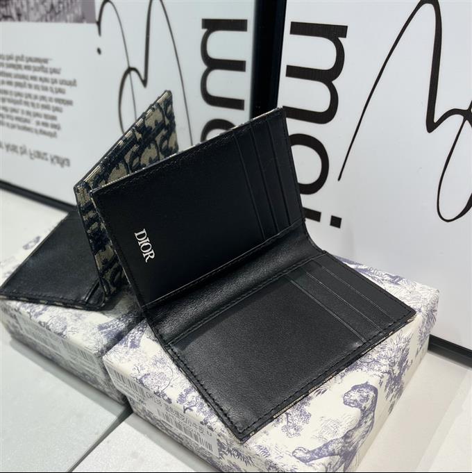 2025228Y180P203555977