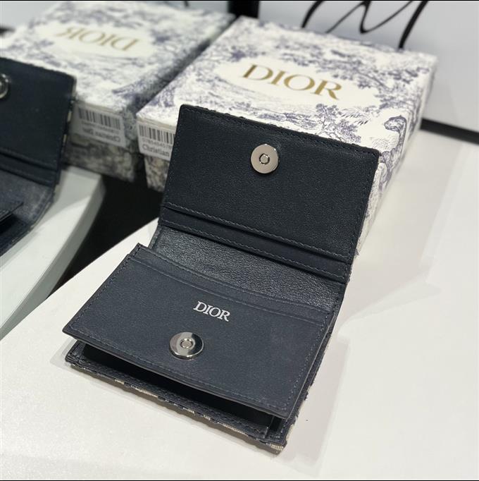 2025228Y180P203714204