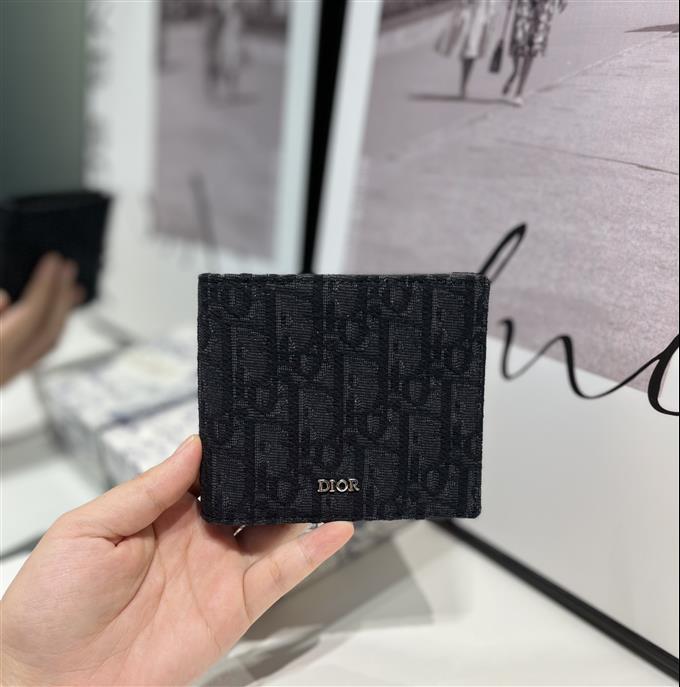 2025228Y180P221717415