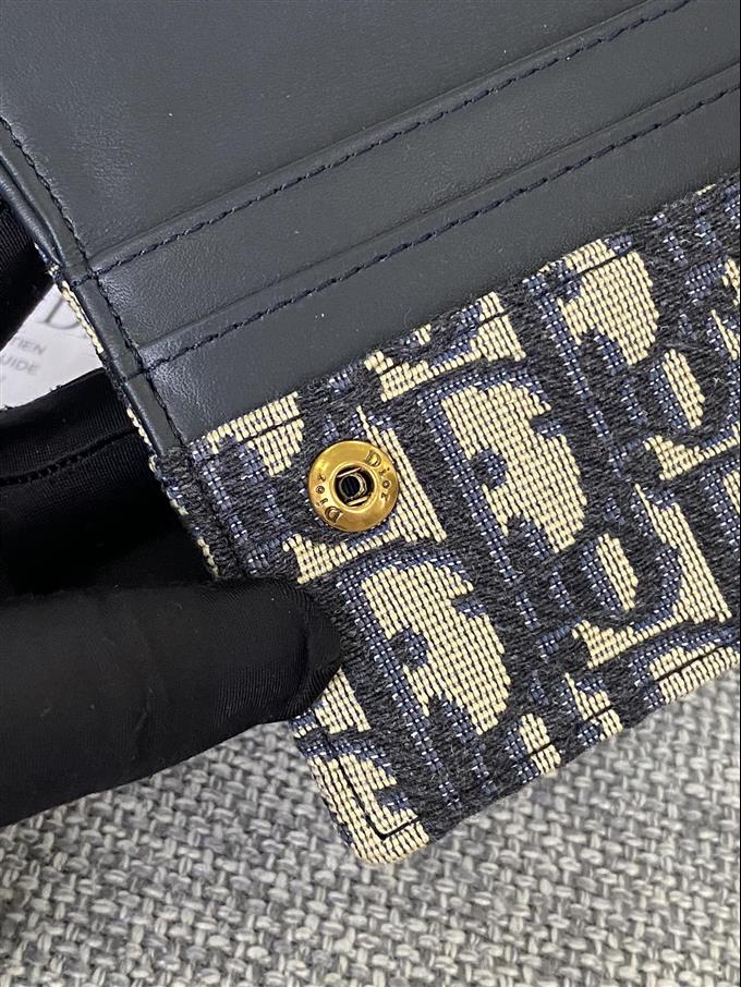 2025228Y190P20371405