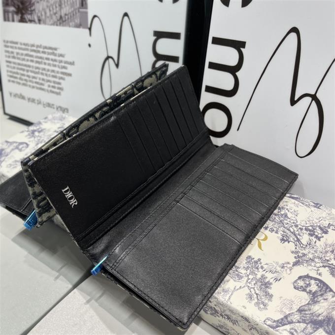 2025228Y190P22834924