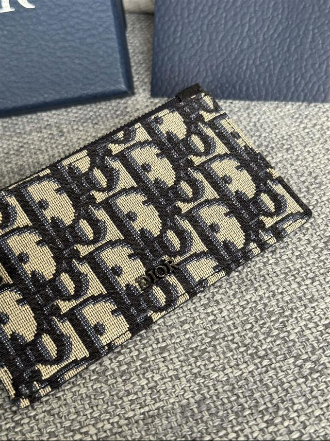 2025228Y200P20372489