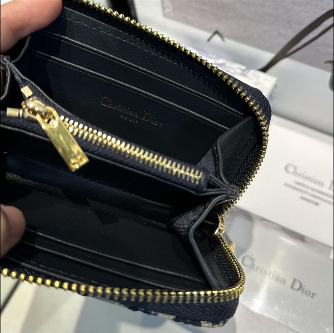 2025228Y200P204618201