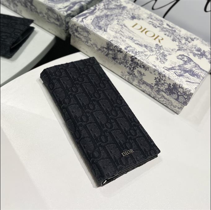 2025228Y200P22835129