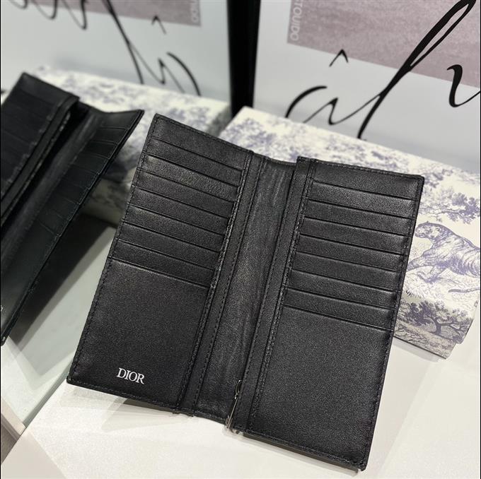 2025228Y200P22835161