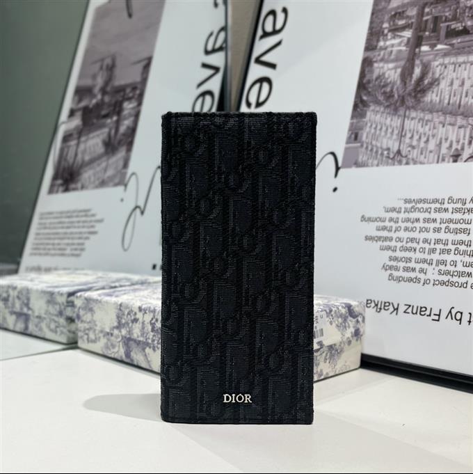 2025228Y200P22835224