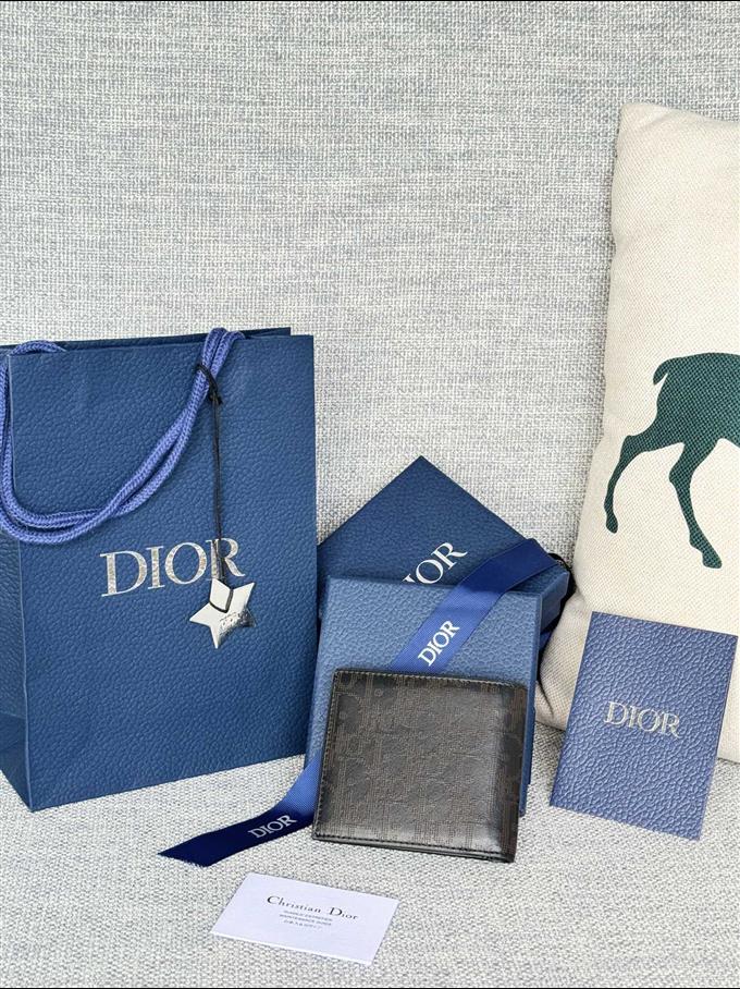 2025228Y210P18204574