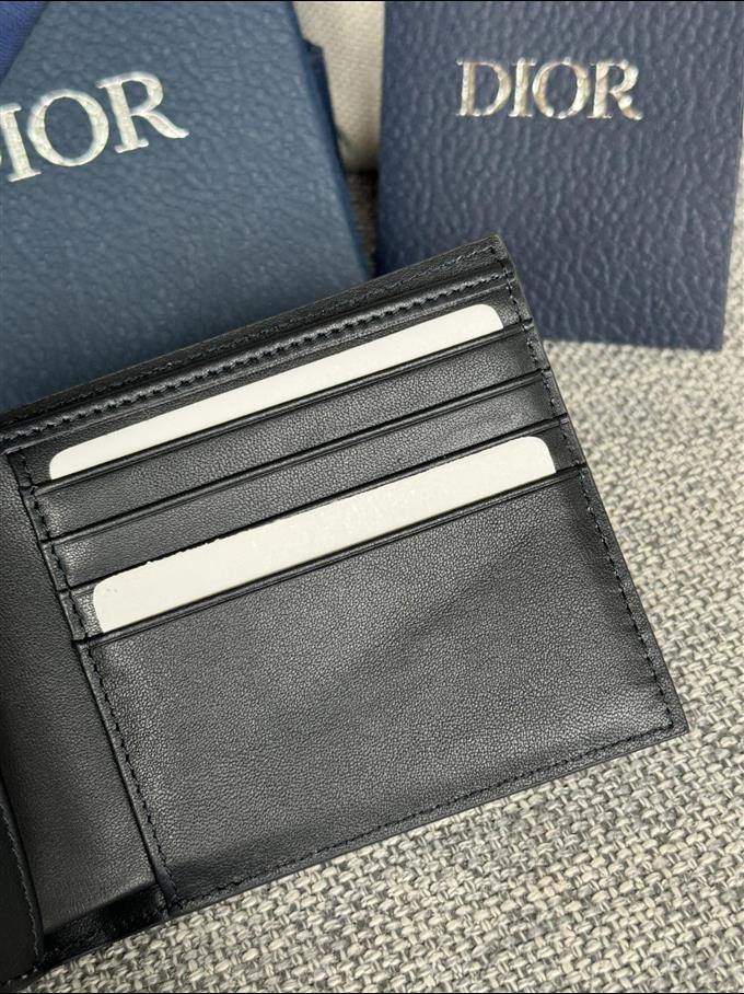 2025228Y210P18214704