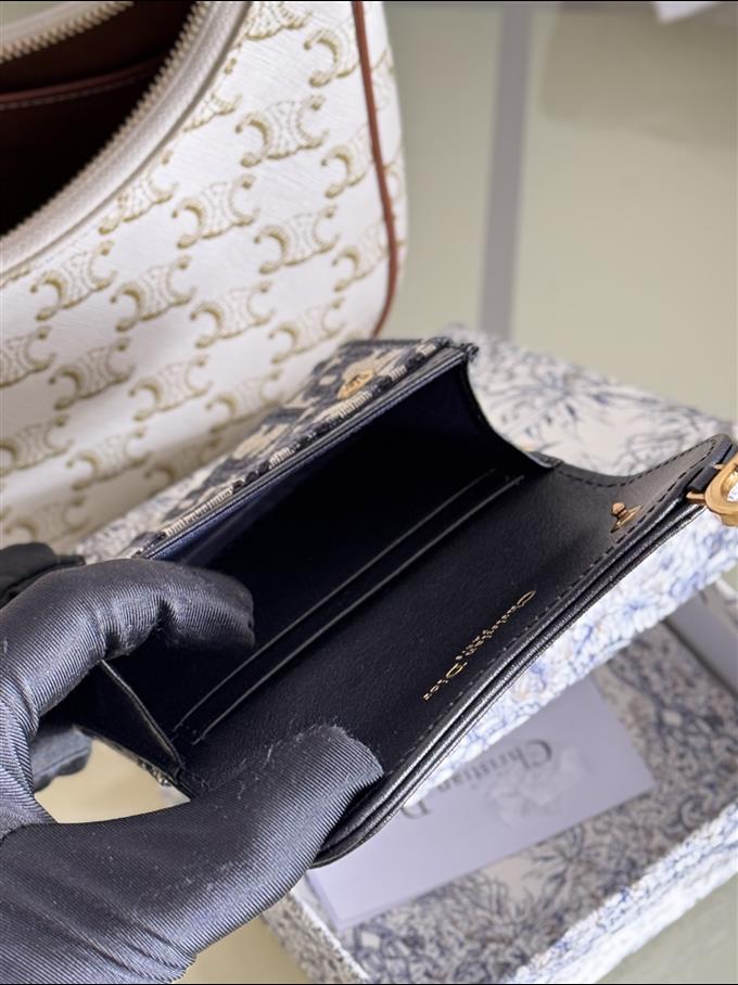 2025228Y210P20374661