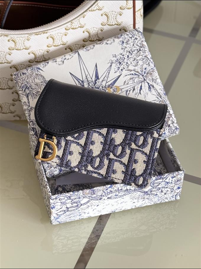 2025228Y210P20374676