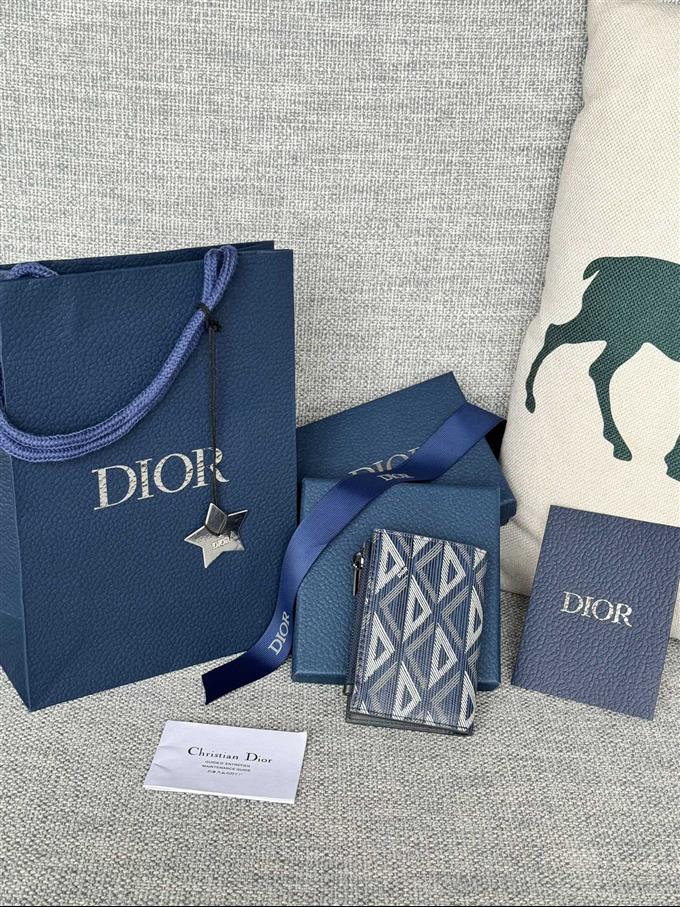 2025228Y230P182125403